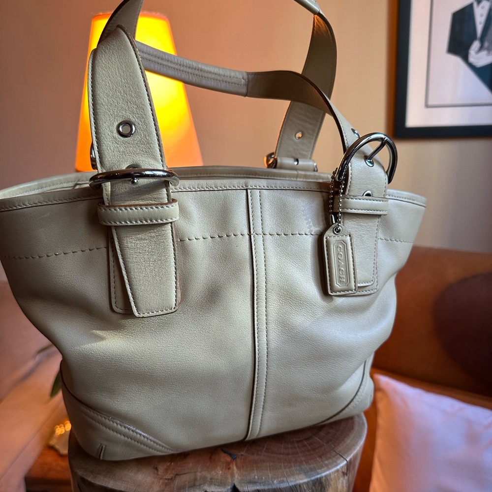 NOT FOR SALE Coach Camel Hobo #954